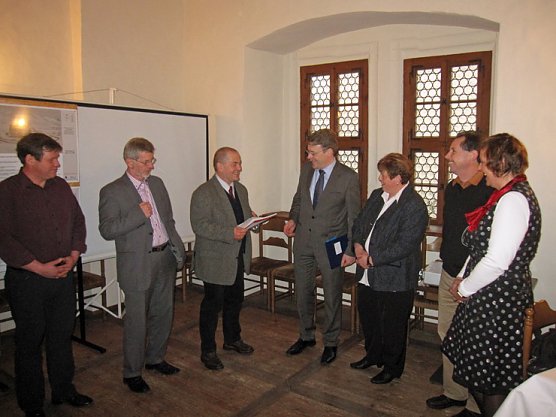 Förderbescheid für Wasserburg (Foto: Wahlkreisbüro Holbe) Förderbescheid für Wasserburg (Foto: Wahlkreisbüro Holbe)