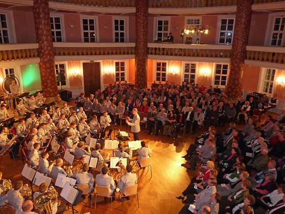 Benefizkonzert Achteckhaus (Foto: Karl-Heinz Herrmann) Benefizkonzert Achteckhaus (Foto: Karl-Heinz Herrmann)