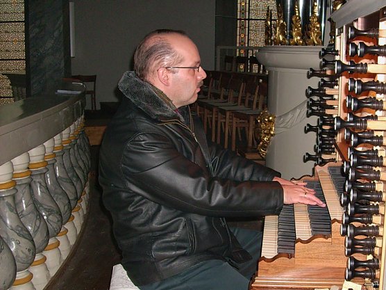Amtsrichter Christian Kropp an der Orgel (Foto: Karl-Heinz Herrmann)