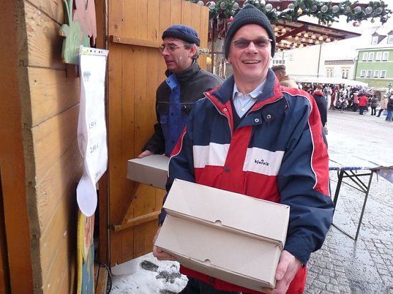 Sondershäuser Weihnachtsmarkt eröffnet (Foto: Karl-Heinz Herrmann) Sondershäuser Weihnachtsmarkt eröffnet (Foto: Karl-Heinz Herrmann)