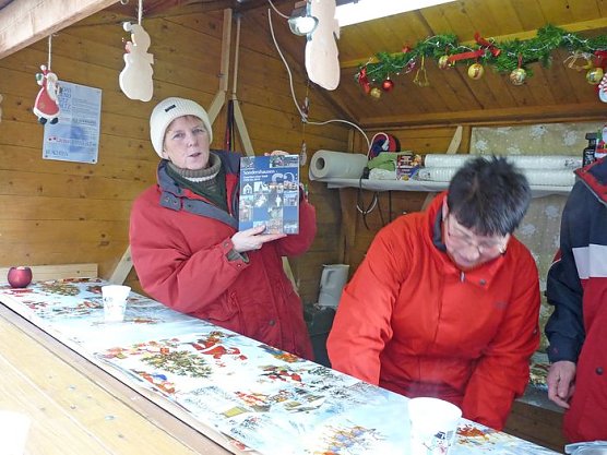 Sondershäuser Weihnachtsmarkt eröffnet (Foto: Karl-Heinz Herrmann) Sondershäuser Weihnachtsmarkt eröffnet (Foto: Karl-Heinz Herrmann)