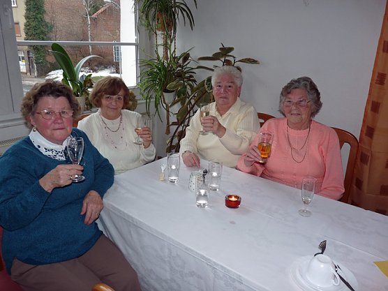 Der Sonntagkaffee (Foto: Karl-Heinz Herrmann) Der Sonntagkaffee (Foto: Karl-Heinz Herrmann)