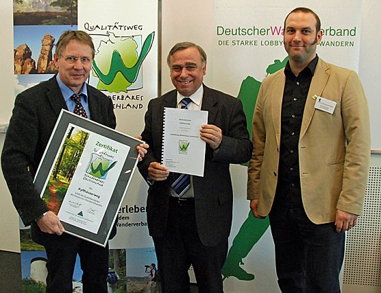 Zertifizierung Kyffhäuserweg (Foto: Naturpark Kyffhäuser) Zertifizierung Kyffhäuserweg (Foto: Naturpark Kyffhäuser)