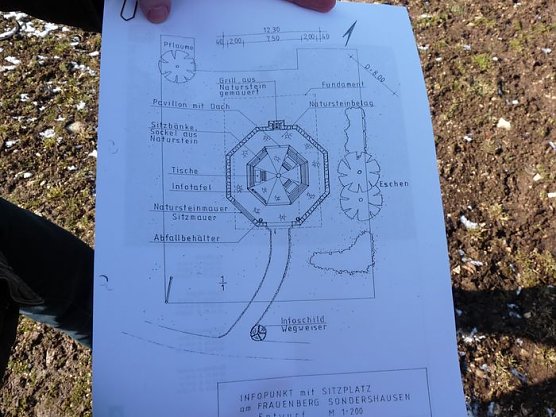 Infopunkt für Frauenberg (Foto: Karl-Heinz Herrmann) Infopunkt für Frauenberg (Foto: Karl-Heinz Herrmann)