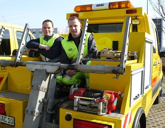 Moderne gelbe Engel (Foto: AHP) Moderne gelbe Engel (Foto: AHP)