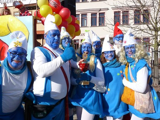 Rosensonntagsumzug (Foto: Karl-Heinz Herrmann) Rosensonntagsumzug (Foto: Karl-Heinz Herrmann)