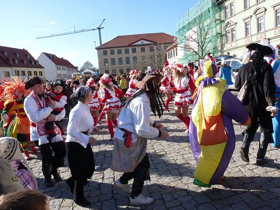 Narren auf dem Anger (Foto: Karl-Heinz Herrmann) Narren auf dem Anger (Foto: Karl-Heinz Herrmann)
