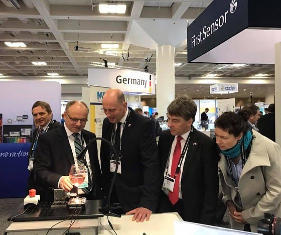 Bild: Messe-Besuch in Kaliformien