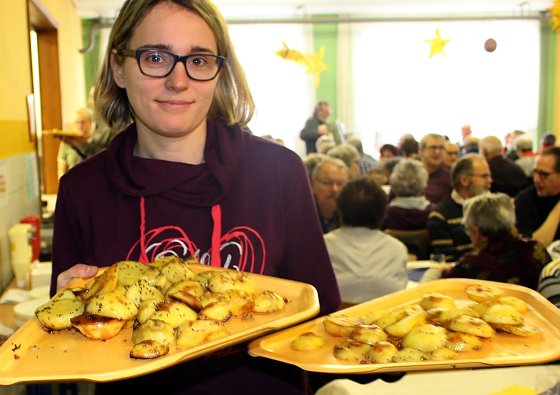 Bild: Hei&szlig; und deftig serviert: Die G&ouml;rsbacher Kartoffelscheiben