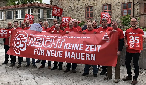 Bild: Arbeitszeitangleichung gefordert