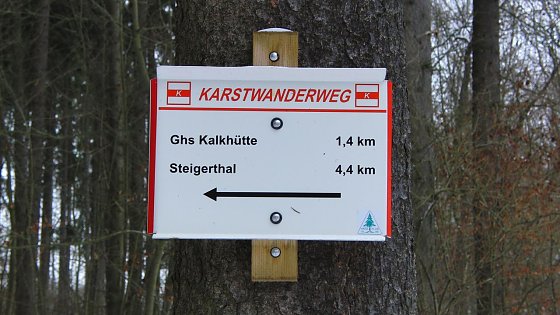 Bild: Meist vorbildlich markiert - Karstwanderweg im Alten Stolberg
