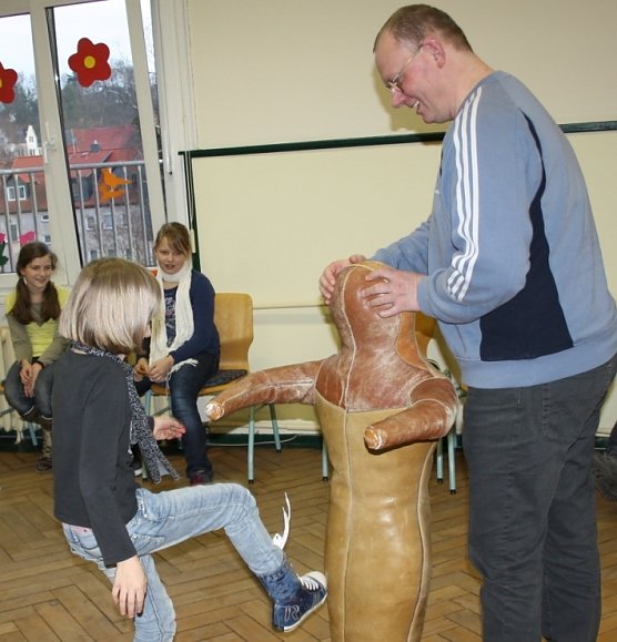 Bild: Sicherheitstraining f&uuml;r Kinder im JuST