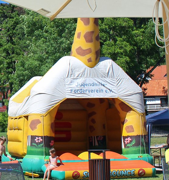 Bild: Kinderfest und Benefizkonzert