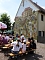 Volksfest vor Wandbild