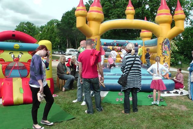 Bild: Ritterspiele am Schloss
