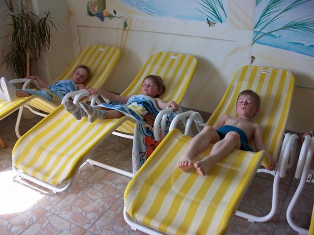 Bild: "Kneippen mit Kindern - mit Spa&szlig; gesund"