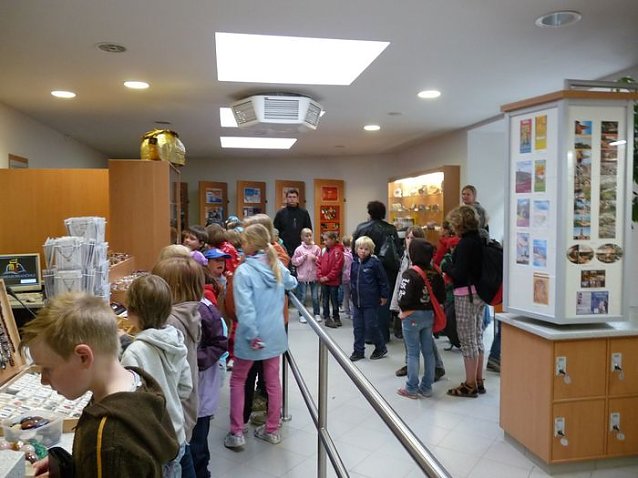 Bild: Fest in Kinderhand
