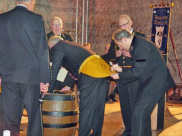 Bild: Minister versohlt