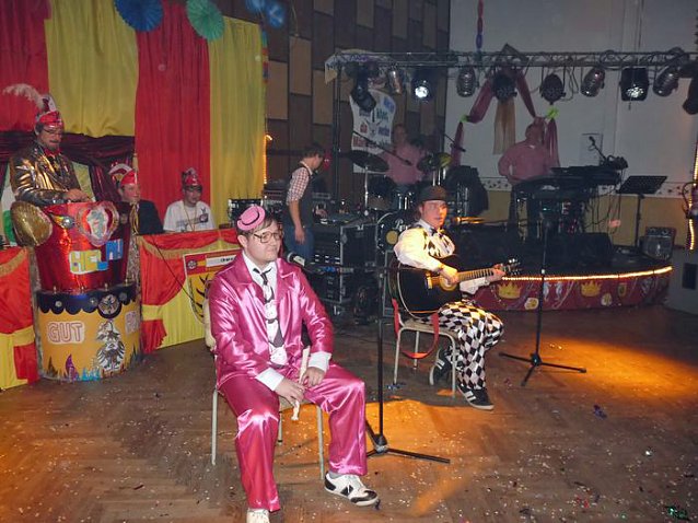 Bild: Spitzenm&auml;&szlig;iger Karneval (2)