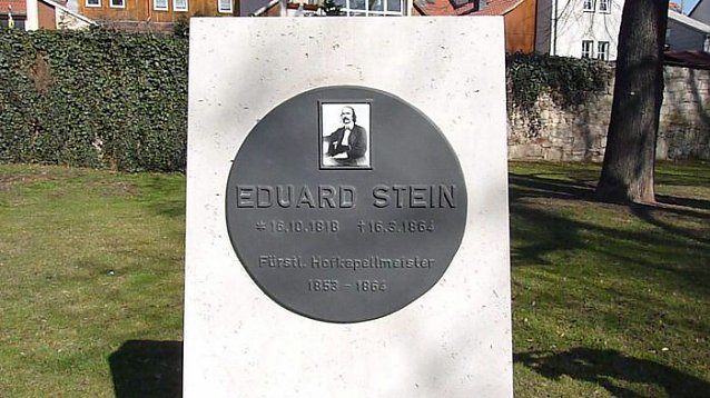 Bild: Stele f&uuml;r Eduard Stein