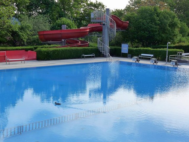 Bild: Anbaden im Bergbad
