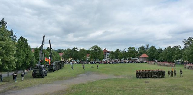 Bild: Soldaten verabschiedet