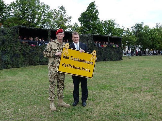 Bild: Soldaten verabschiedet