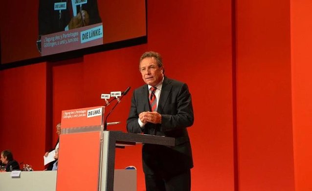 Bild: Ernst bei seiner Rede