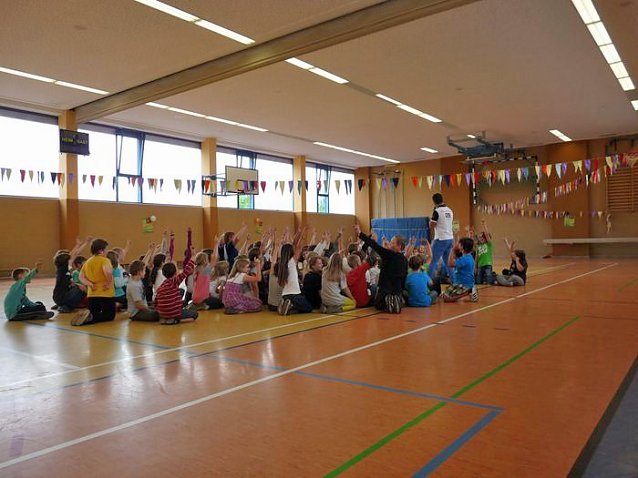 Bild: Beachparty im Trockenem