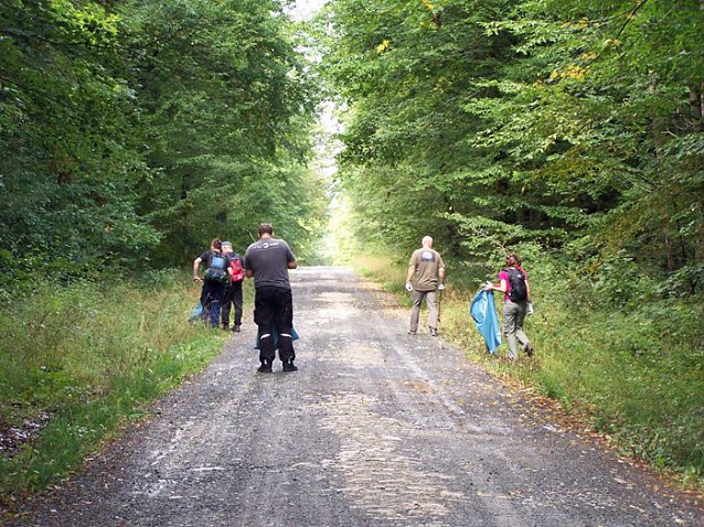 Bild: CITO - M&uuml;llsuche im Possenwald