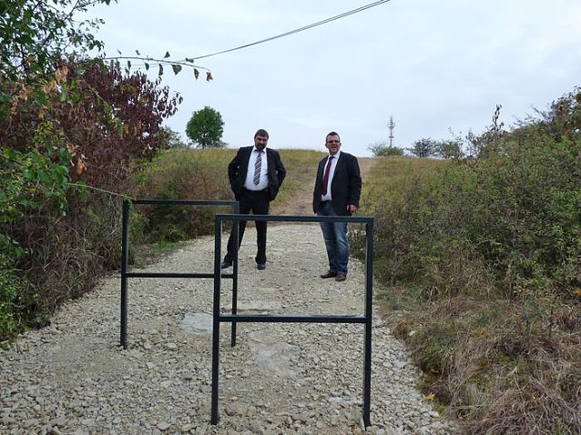 Bild: Wanderweg &uuml;bergeben