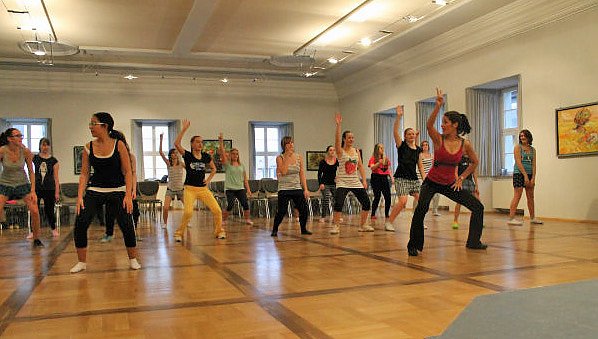 Bild: Zumba � Spass und Fitness..