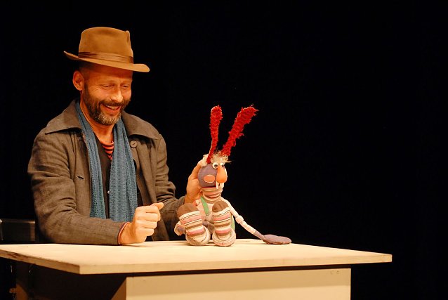 Bild: Hase im Theater