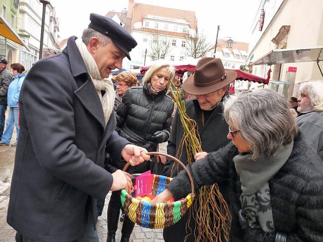 Bild: Oster- oder doch Weihnachtsmarkt?