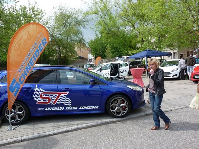 Bild: Markt zum Fliederfest