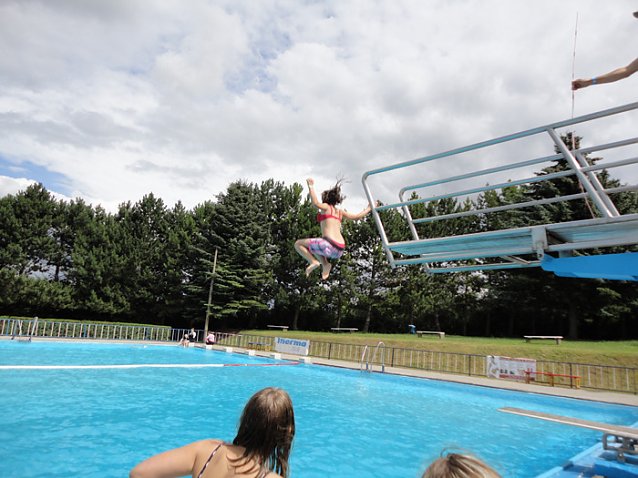 Bild: 24-h-Schwimmen im Freibad Gro&szlig;furra