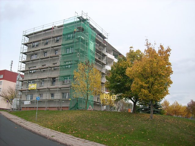 Bild: Wohnblock in der Renovierung