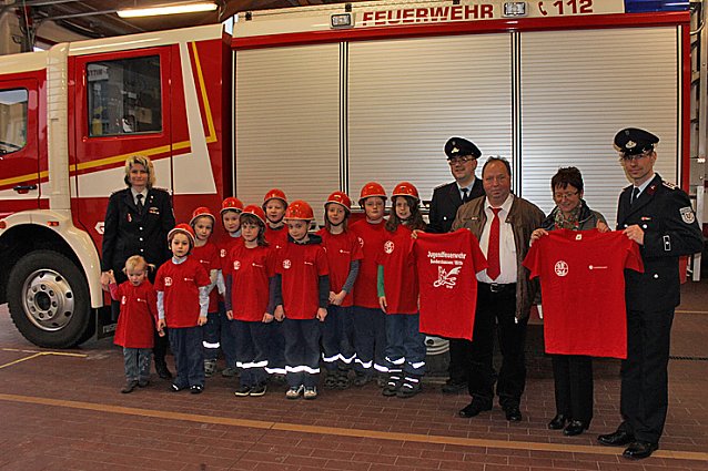 Bild: T-Shirts f&uuml;r Jugendfeuerwehr