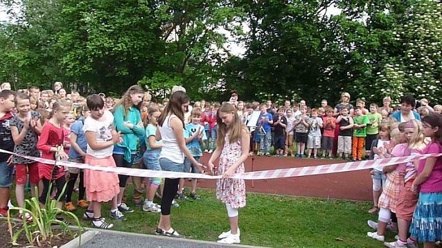 Bild: Schulgarten eingeweiht