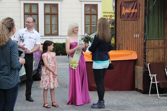Bild: Weinfest bei Traumwetter er&ouml;ffnet