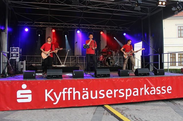 Bild: Weinfest bei Traumwetter er&ouml;ffnet