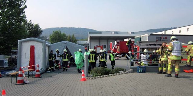 Bild: Gefahrstoff&uuml;bung der Feuerwehren bei WAGO