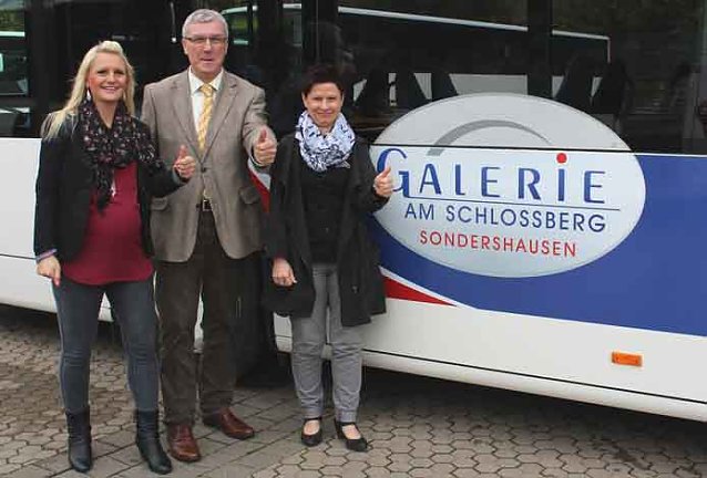 Bild: Werbebus pr&auml;sentiert
