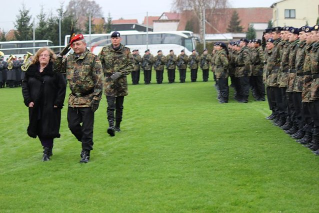 Bild: Neuer Lehrgang in Oberspier vereidigt