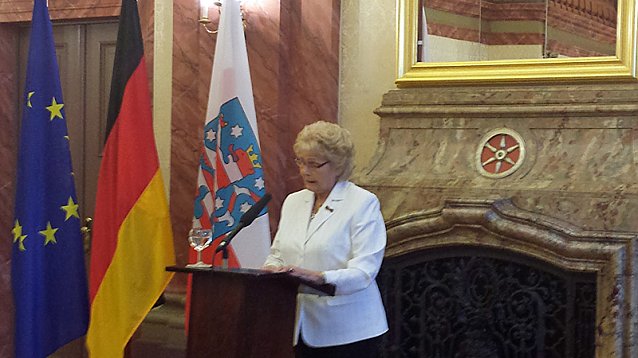 Bild: Verdienstmedaille des Verdienstordens f&uuml;r Waltraud Maletschek