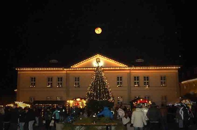 Bild: Stimmungsvoller Start Weihnachtsmarkt in Bad Frankenhausen