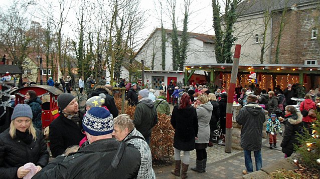 Bild: Gem&uuml;tlicher Weihnachtsmarkt in der Kindervilla