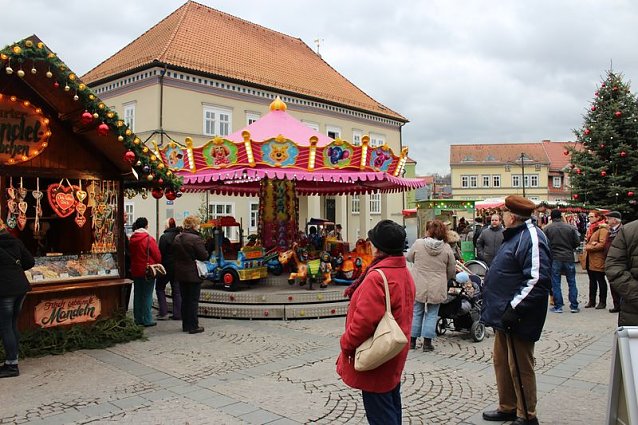 Bild: Weihnachtsbaumkugeln zerst&ouml;rt