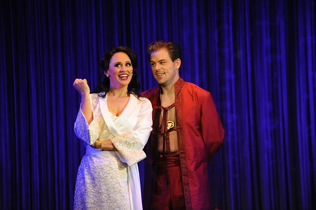 Bild: Femke Soetenga und Patrick Stanke (hier in AIDA im Theater Nordhausen) singen und spielen die Hauptrollen im Musical Die P&auml;pstin