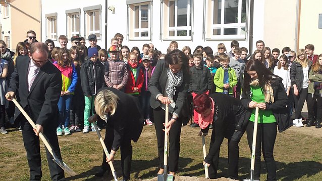 Bild: Spatenstich in Oldisleben